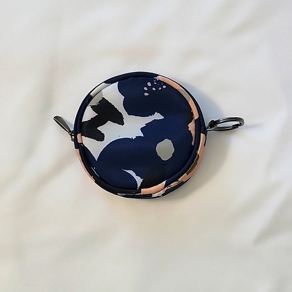 Lug Coin Pouch - Picture 2 of 3